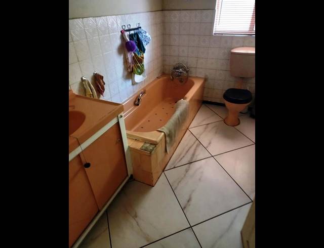 4 BEDROOM FREEHOLD FOR SALE IN VERWOERDPARK